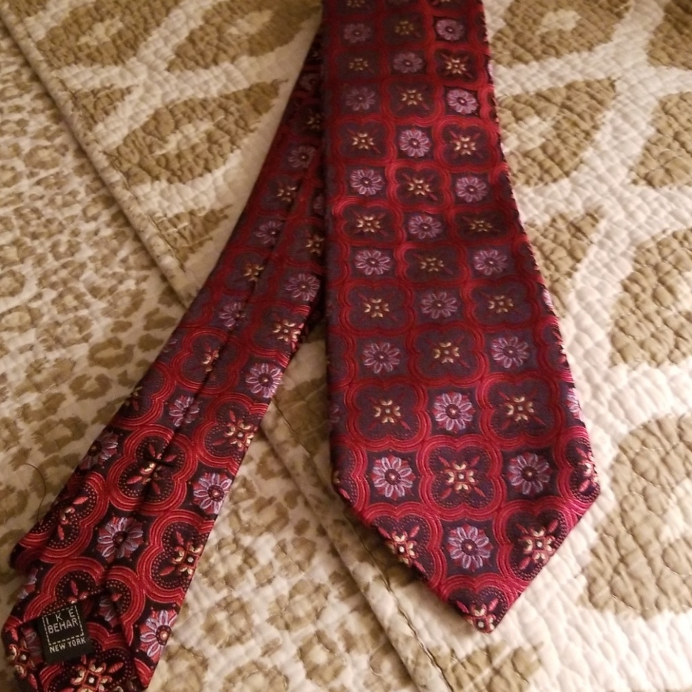 Men's tie